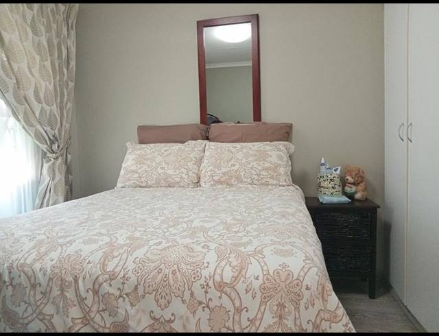 2 BEDROOM HOUSE FOR SALE IN GREENHILLS EXT 3